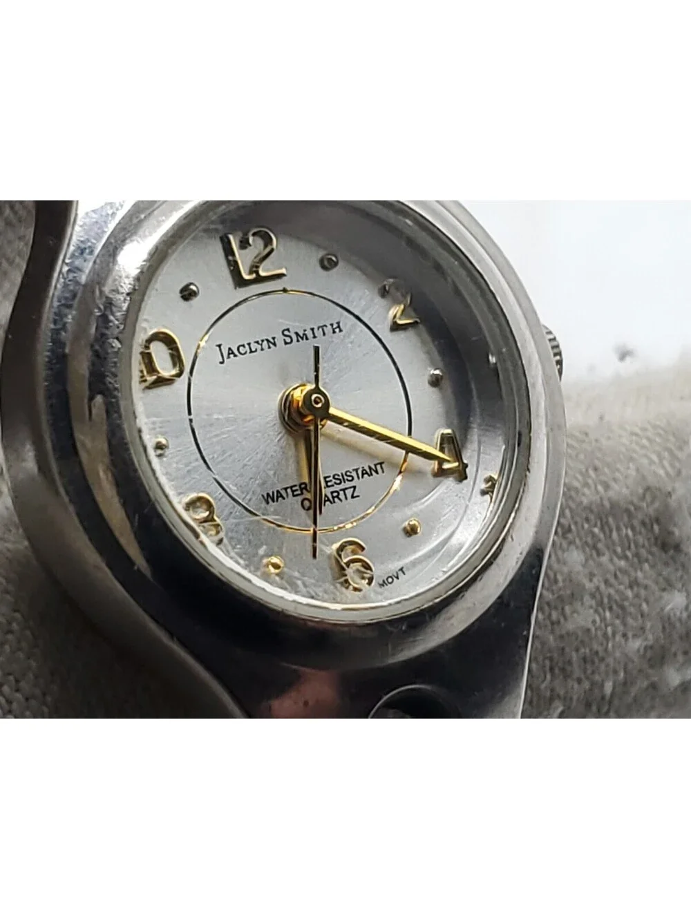 Jaclyn Smith Womens Watch New Battery Silver Tone 22mm